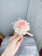 Load image into Gallery viewer, Boutonniere in Blush &amp; White
